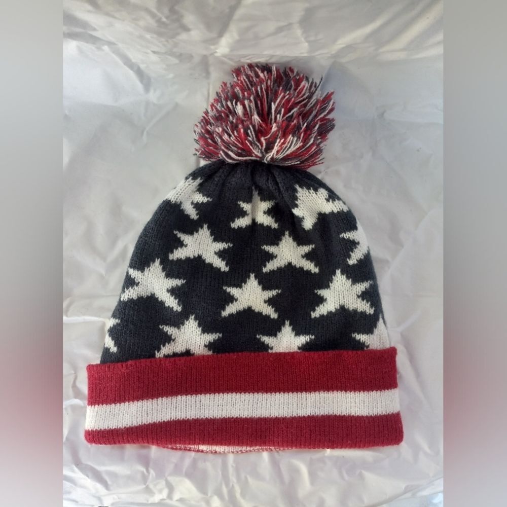 K217 Mens Dorfman Pacific Red USA Knit Hat With Pom Pom One Size